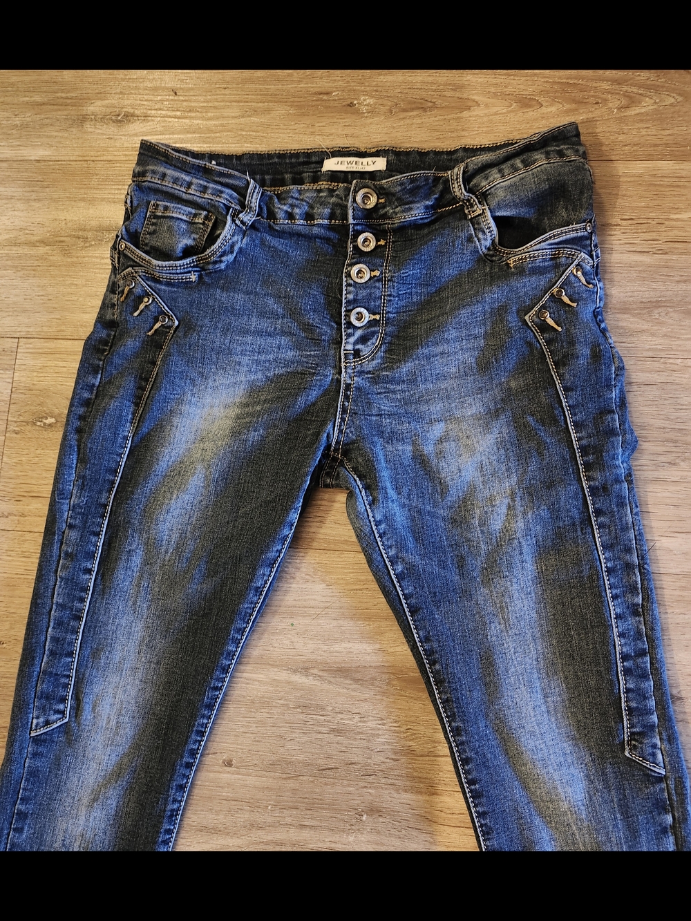 90s Button-Fly Distressed Blue Jeans With Rhinestones